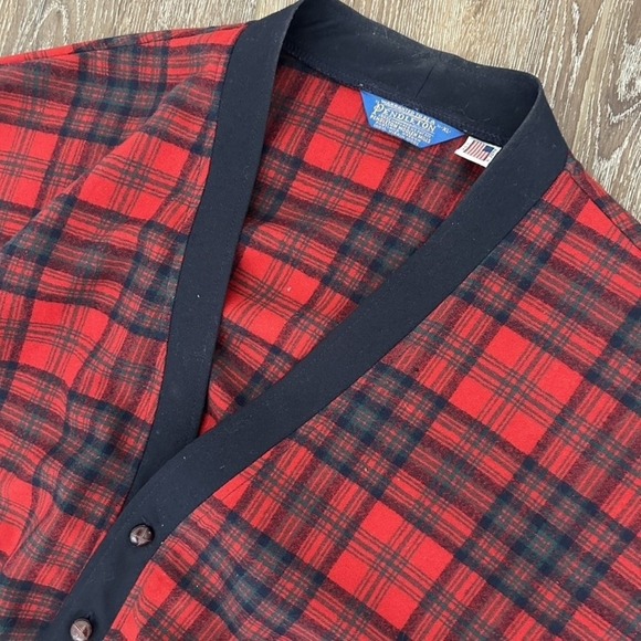 Vintage Pendleton Cardigan Jacket Mens XL Red Black Plaid Wool USA 80s Western - Picture 3 of 16